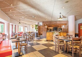 B&B HOTEL Marseille La Valentine Porte d'Aubagne