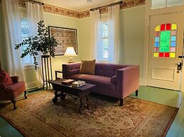 Rothschild-Pound House Inn