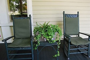 Rothschild-Pound House Inn