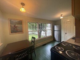 Rothschild-Pound House Inn