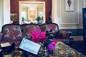 Rothschild-Pound House Inn