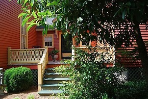 Rothschild-Pound House Inn