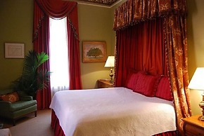 Rothschild-Pound House Inn