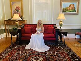 Rothschild-Pound House Inn