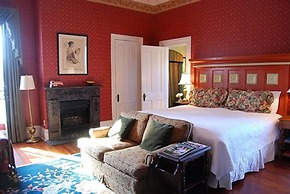 Rothschild-Pound House Inn