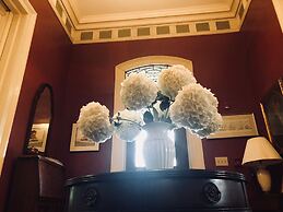 Rothschild-Pound House Inn