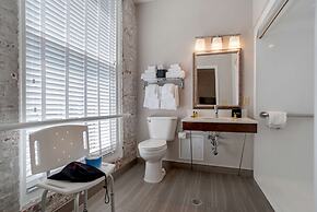 Best Western Plus St. Christopher Hotel