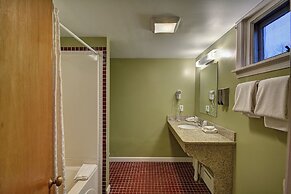 Colonial Motel And Spa