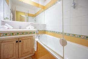 Hôtel Résidence Pierre & Vacances Les Restanques du Golfe de Saint-Tro