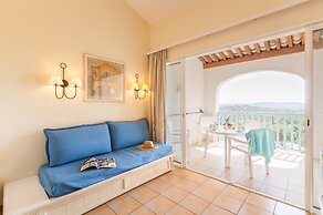 Hôtel Résidence Pierre & Vacances Les Restanques du Golfe de Saint-Tro