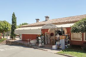 Hôtel Résidence Pierre & Vacances Les Restanques du Golfe de Saint-Tro