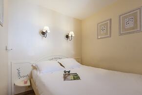 Hôtel Résidence Pierre & Vacances Les Restanques du Golfe de Saint-Tro