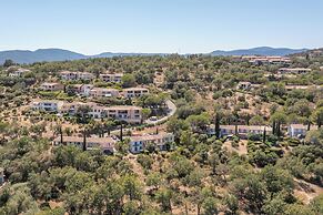 Hôtel Résidence Pierre & Vacances Les Restanques du Golfe de Saint-Tro
