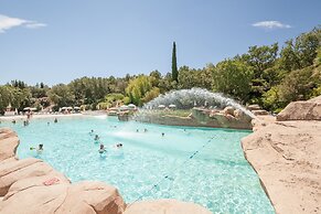 Hôtel Résidence Pierre & Vacances Les Restanques du Golfe de Saint-Tro