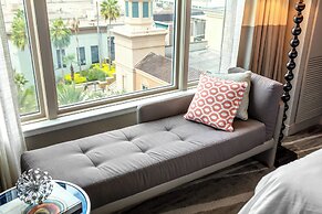 Renaissance Tampa International Plaza Hotel