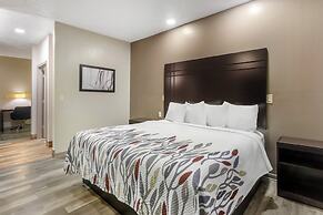 Red Roof Inn & Suites Clinton, MS