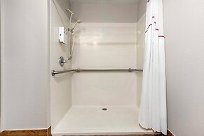 Red Roof Inn & Suites Clinton, MS