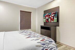 Red Roof Inn & Suites Clinton, MS