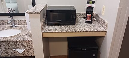 Red Roof Inn & Suites Clinton, MS