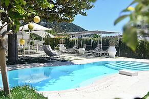 Pazziella Garden & Suites