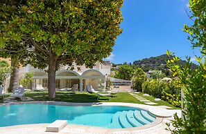 Pazziella Garden & Suites