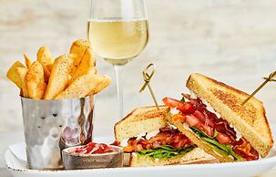 Courtyard by Marriott Saratoga Springs