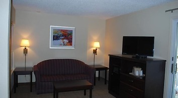 Clinton Inn And Suites