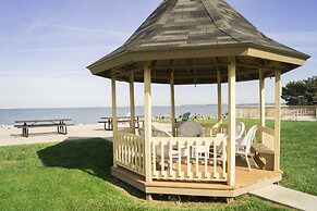 Clinton Inn And Suites