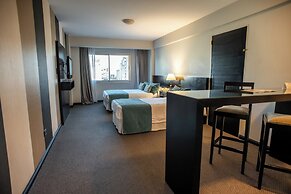 Plaza Real Suites Hotel