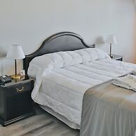 Plaza Real Suites Hotel