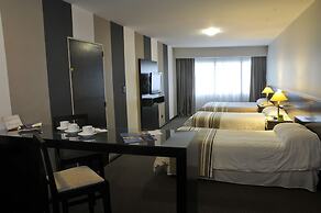 Plaza Real Suites Hotel