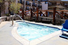 Holiday Inn Resort The Lodge At Big Bear Lake by IHG