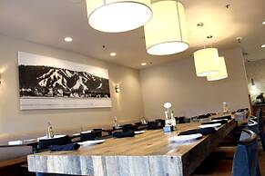 Holiday Inn Resort The Lodge At Big Bear Lake by IHG