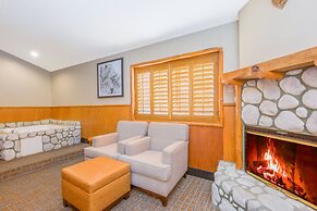 Holiday Inn Resort The Lodge At Big Bear Lake by IHG