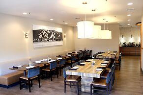Holiday Inn Resort The Lodge At Big Bear Lake by IHG