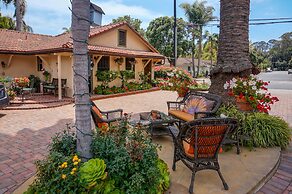 Harbor House Inn