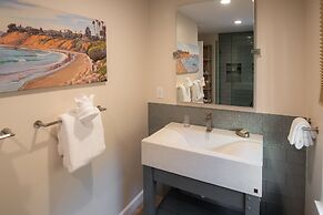 Harbor House Inn