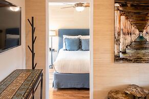 Harbor House Inn