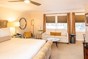 Harbor House Inn