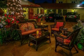 Harbor House Inn