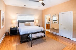 Harbor House Inn