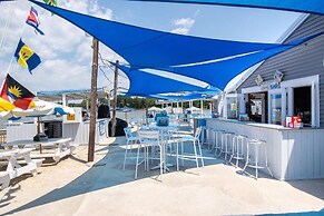 Lowes Wharf Marina Inn