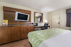 Econo Lodge Atlanta Airport East