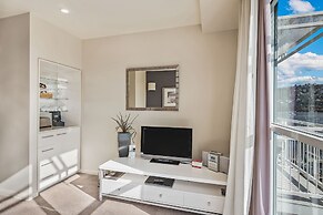 Peppers Seaport Hotel