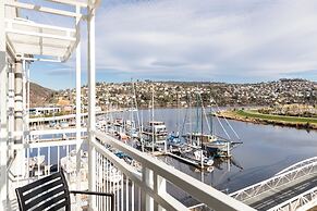 Peppers Seaport Hotel