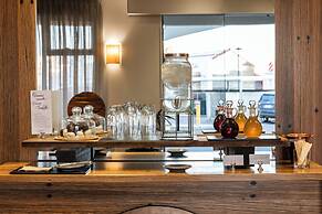 Peppers Seaport Hotel