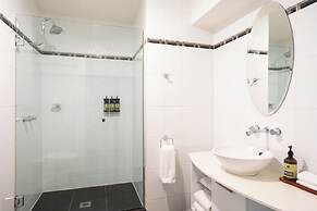 Peppers Seaport Hotel