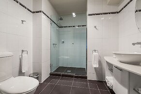 Peppers Seaport Hotel