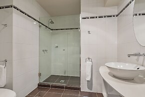 Peppers Seaport Hotel