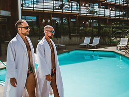 Brentwood Bay Resort & Spa